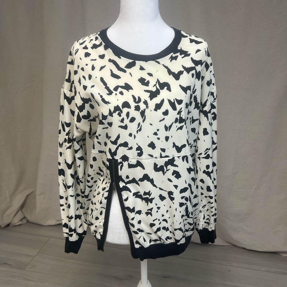 PJK Blouse Black and White Abstract Pattern‎ Sz S